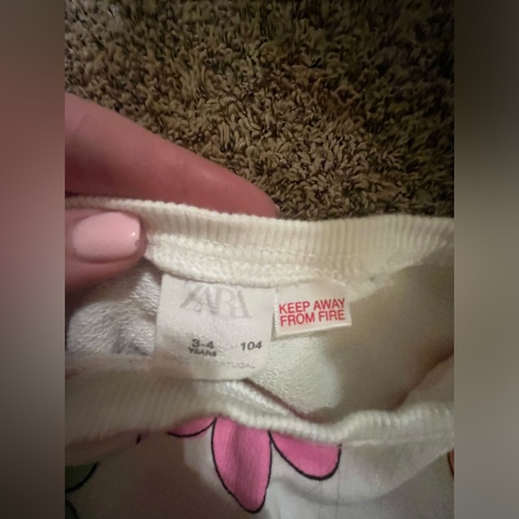 Zara flower pullover - Picture 3 of 3